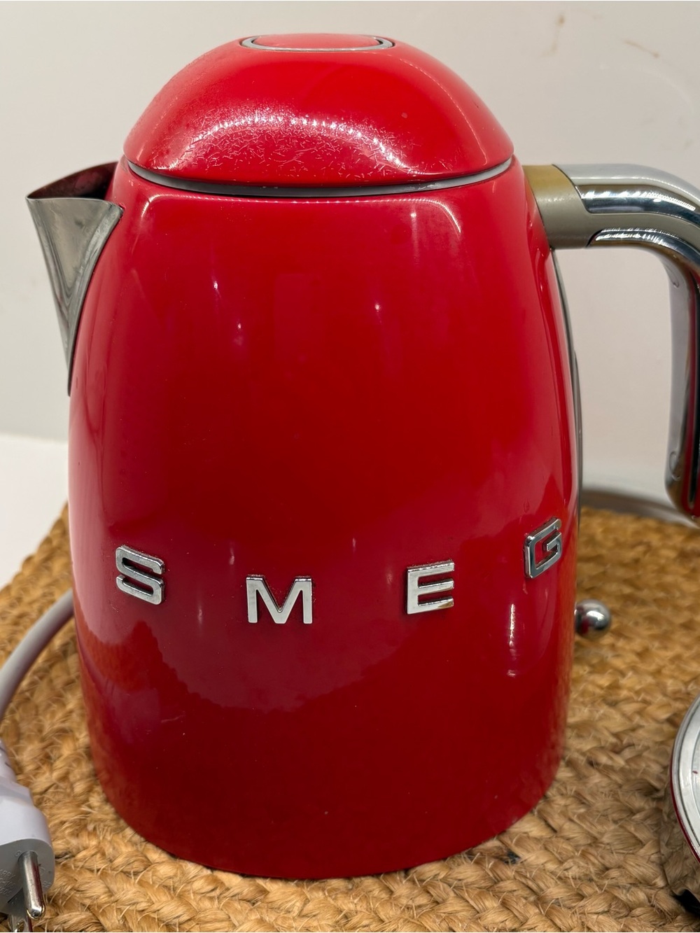 SMEG Red Electric Kettle - Retro-Style Countertop Kettle